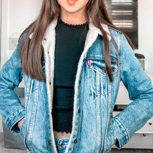 levis jean jacket!